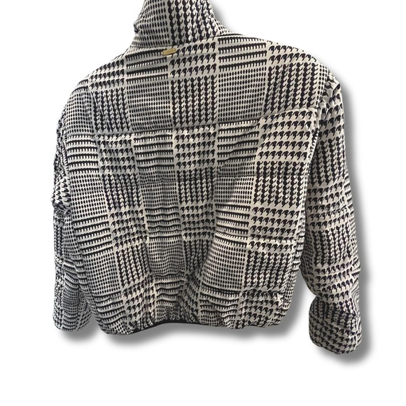 L*Space Elevation Reversible Jacket - Picture 5 of 5